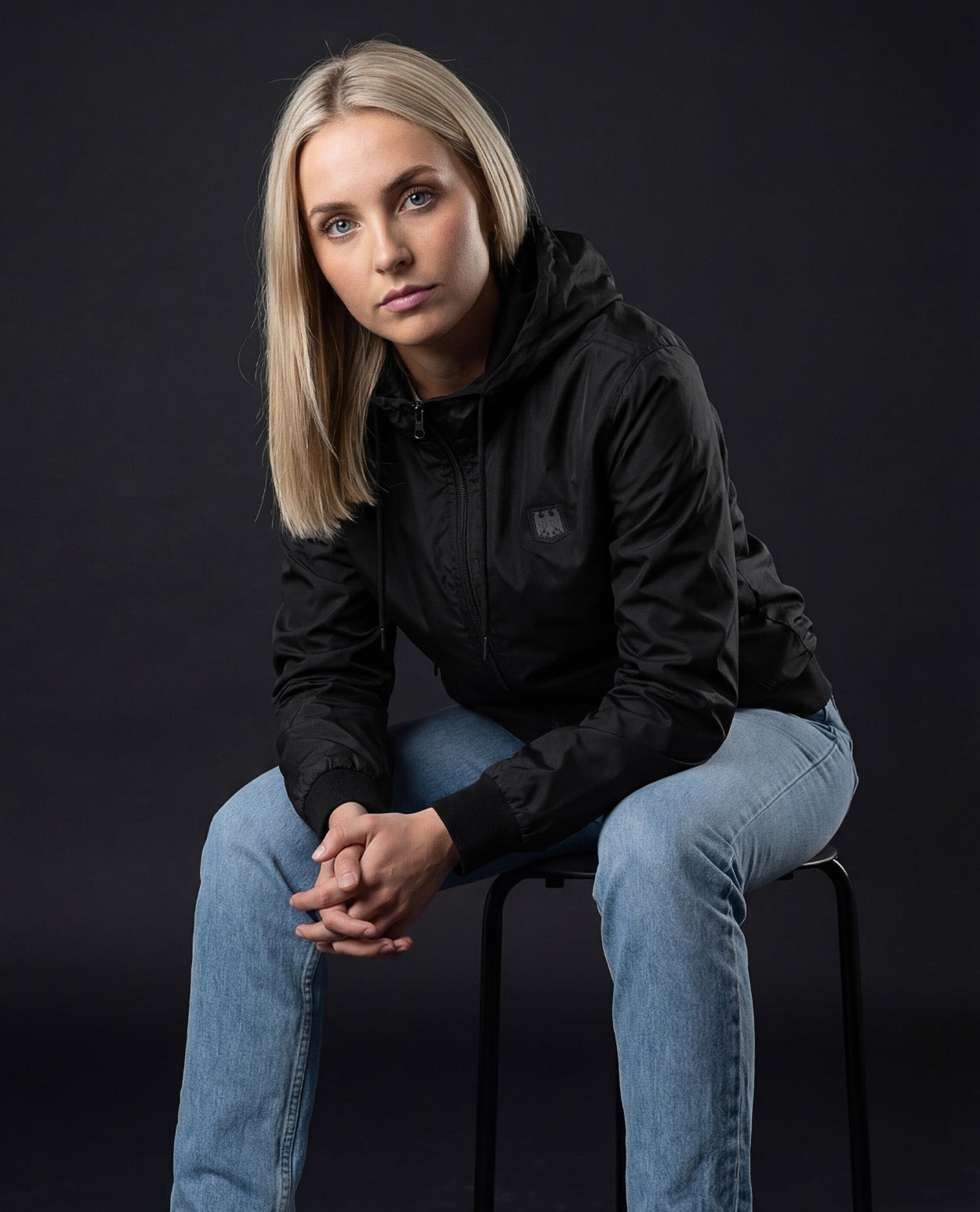 Frauen Windrunner "Adler" All-Black