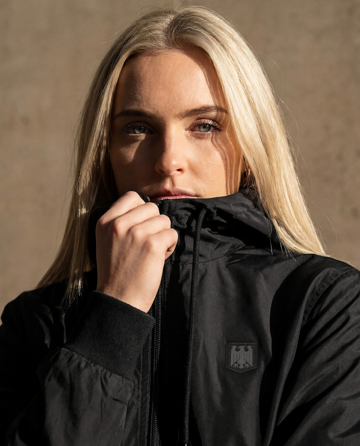 Frauen Windrunner "Adler" All-Black